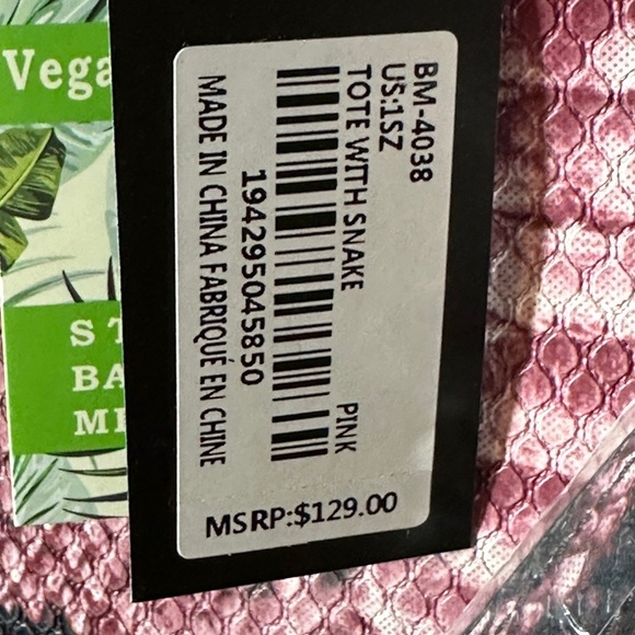 NWT Badgley Mischka tote. - Picture 3 of 9